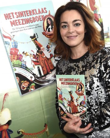 Perspresentatie Sinterklaasmeezingboek met Kim-Lian van der Meij op het ROC Utrecht.